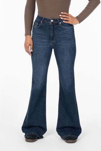 شلوار جین زنانه بوتکات فلکس(کشی) آبی تیره برفکی رویال جین Royal Jeans